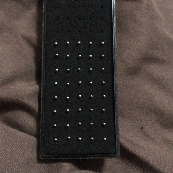 Nose studs - Picture 2 of 4